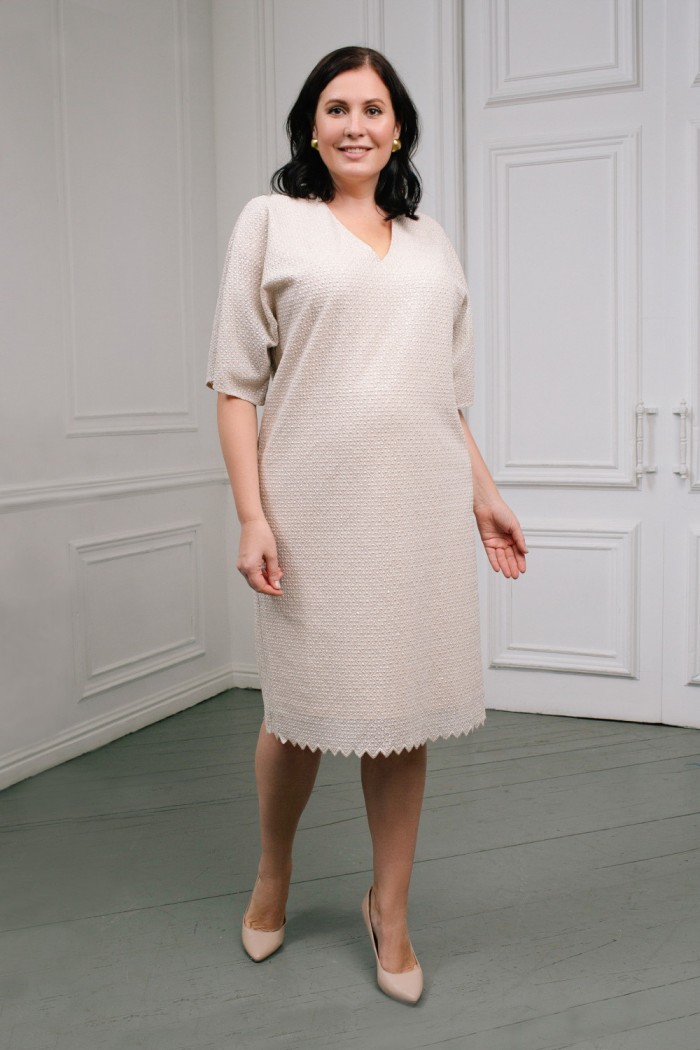 Коктейльное платье кремового цвета с коротким рукавом - АДОР | Paulain