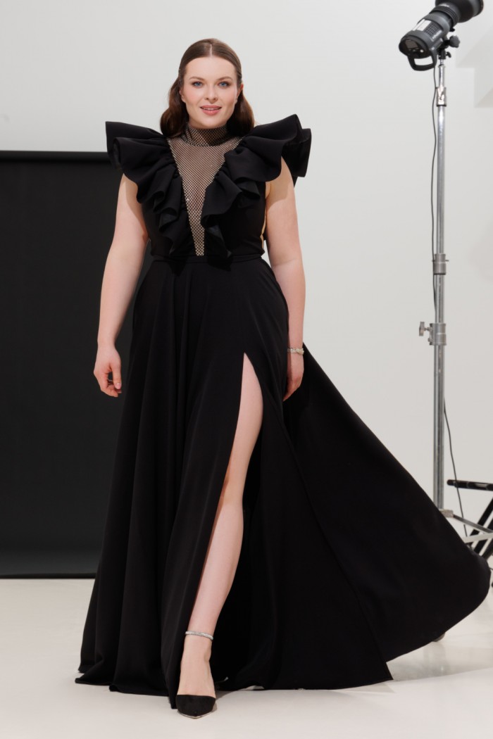 ЮПИТЕР - Закрытое вечернее платье черного цвета с эффектными рукавами | Paulain