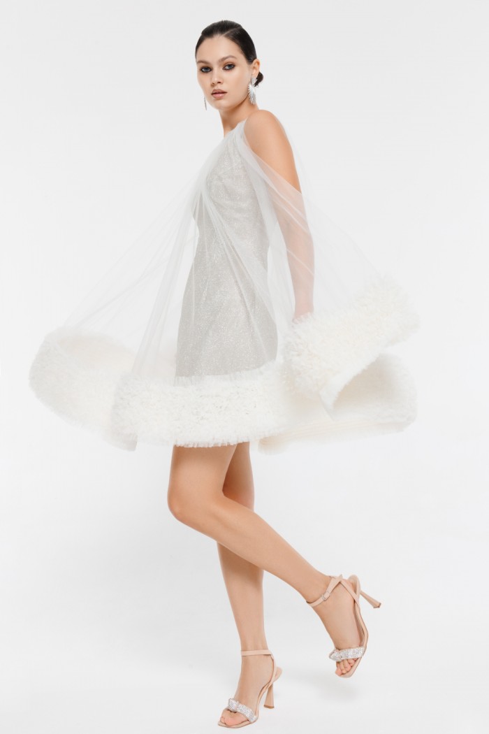 Белое короткое платье мини длины с декорированной юбкой без рукава - ЛИЛУ | Paulain