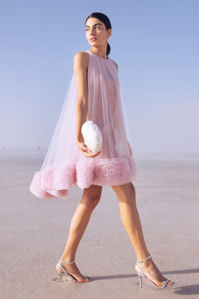 Эффектное розовое платье с накидкой мини длины - ЛИЛУ | Paulain
