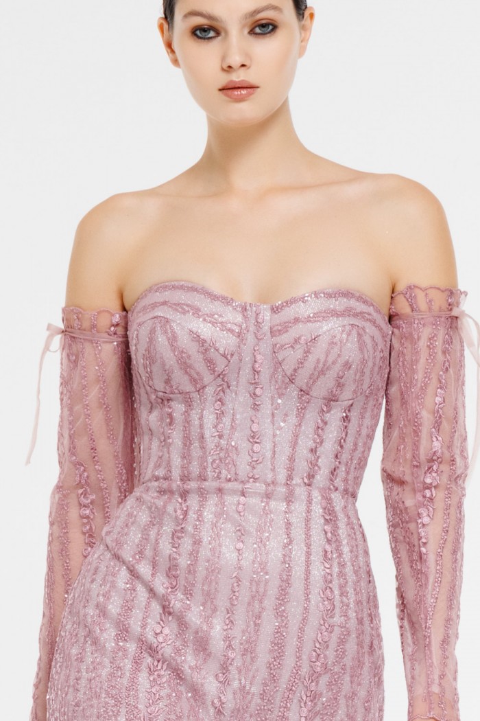 МАНТИС - Короткое розовое платье из кружевного полотна со съемными рукавами | Paulain