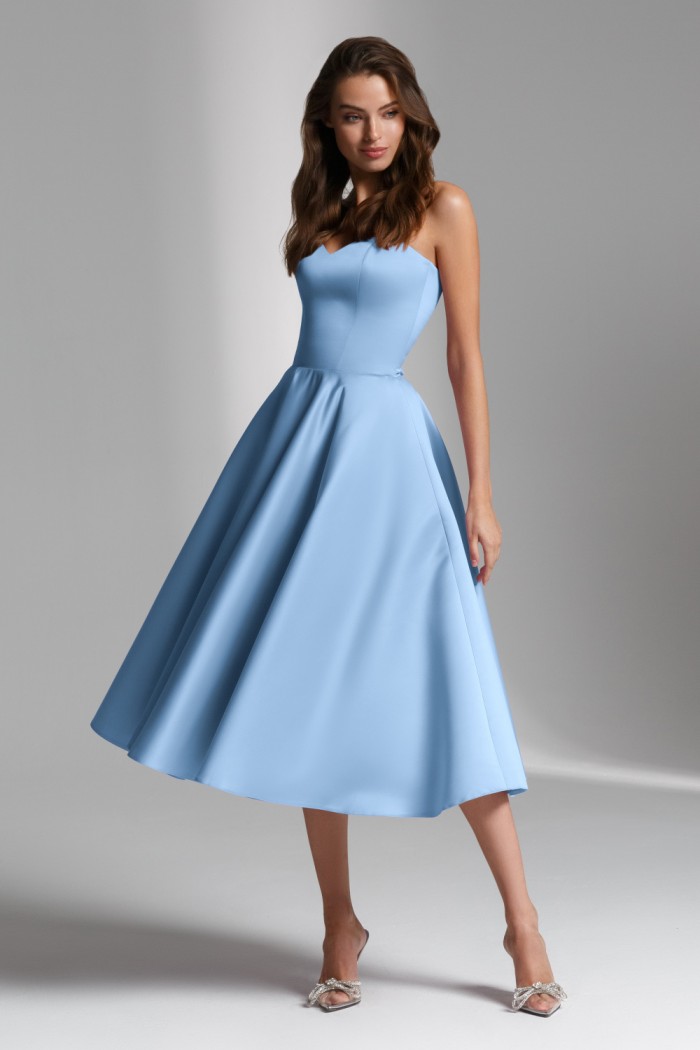Изящное голубое коктейльное платье миди длины  - ДЕМИ | Paulain