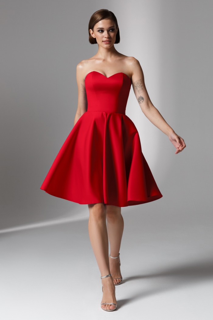 Яркое короткое красное платье с открытыми плечами со съемным рукавом - ДЕМИ МИНИ | Paulain