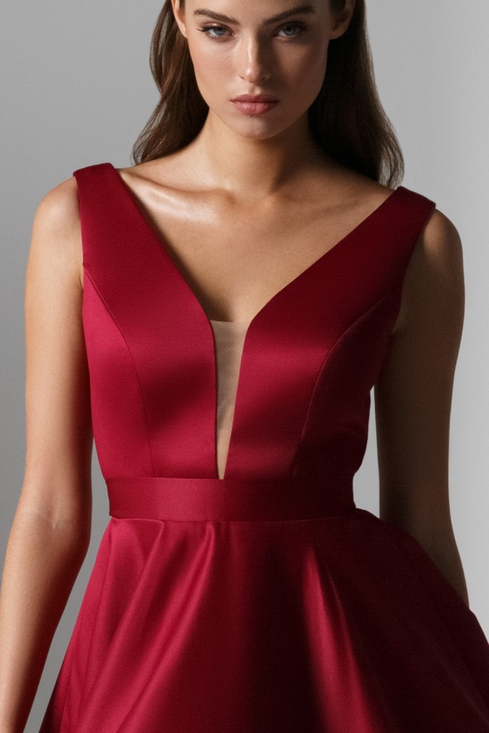 ХИЗЕР - Эффектное вечернее платье в пол с V-образным вырезом без рукава | Paulain