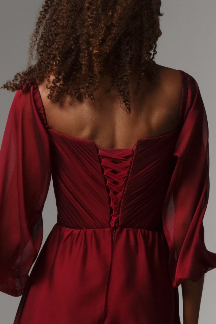 ХОУП - Красное короткое платье мини со спущенными рукавами  | Paulain