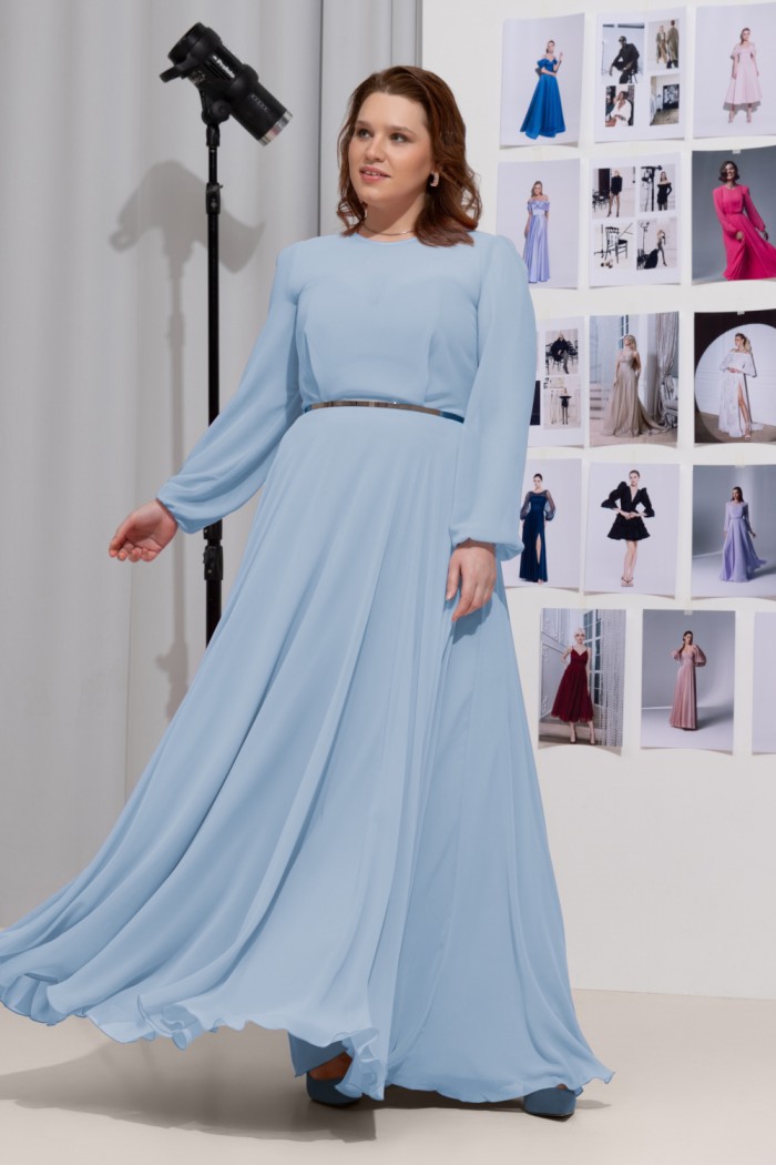 Нежное длинное платье с рукавом на скрытом корсете светлого оттенка - ЛИАМ | Paulain