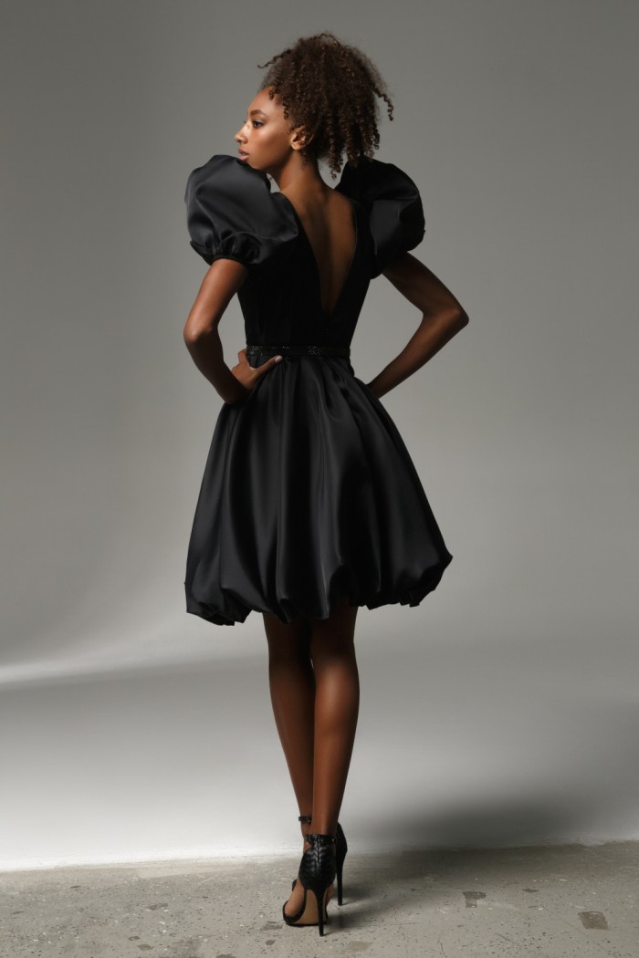 ЛОЛИТА - Короткое коктейльное черное платье с коротким рукавом | Paulain