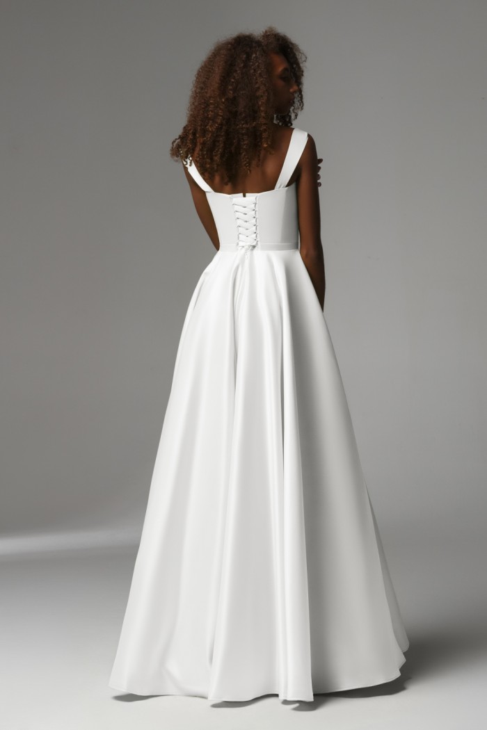 ТАТИ - Элегантное белое платье А-силуэта в пол с корсетом на бретелях  | Paulain