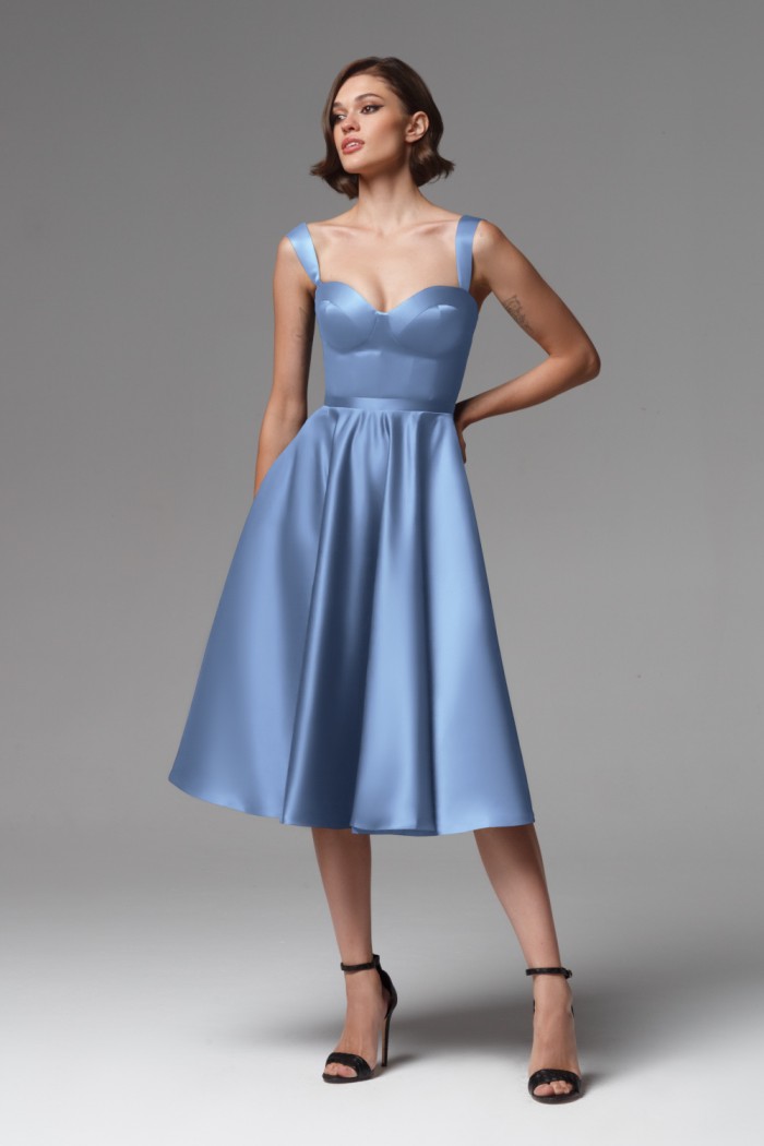 Эффектное платье благородного голубого оттенка миди длины на корсете - ТАТИ МИДИ | Paulain