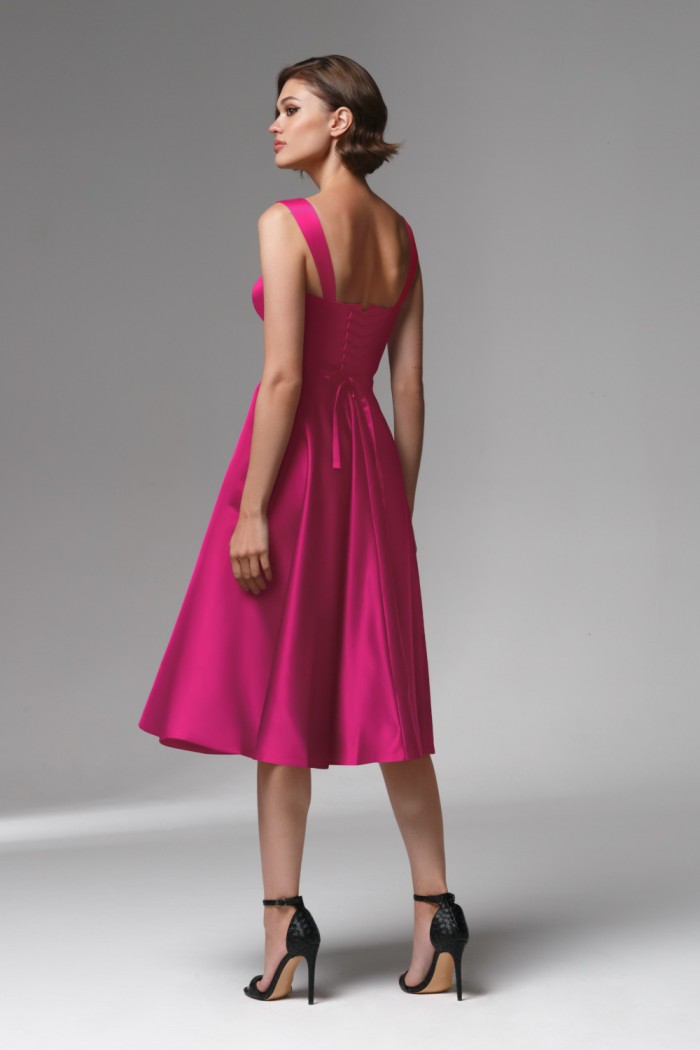 ТАТИ МИДИ - Розовое короткое платье на корсете бюстье с лямками | Paulain