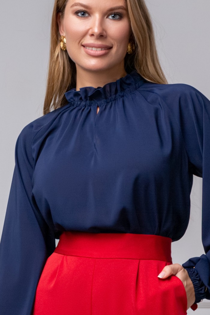 ДЖИЛЛ - Шифоновая блузка синего цвета и широкие алые брюки из крепа | Paulain