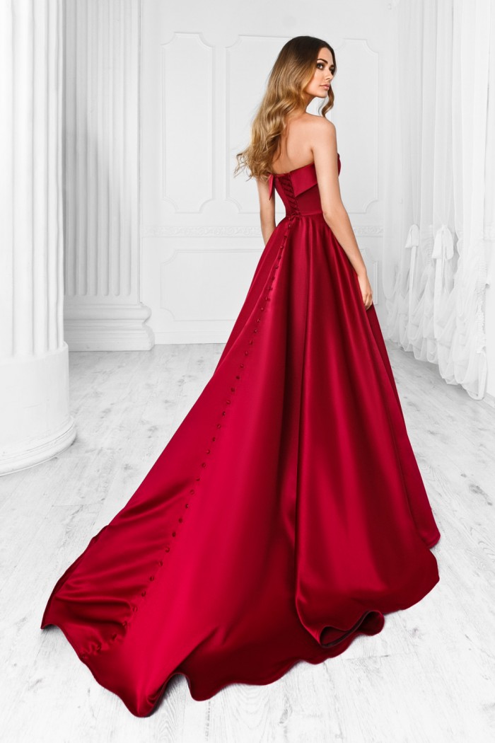 ФАРИТЕЙЛ - Впечатляющее вечернее платье королевского силуэта | Paulain
