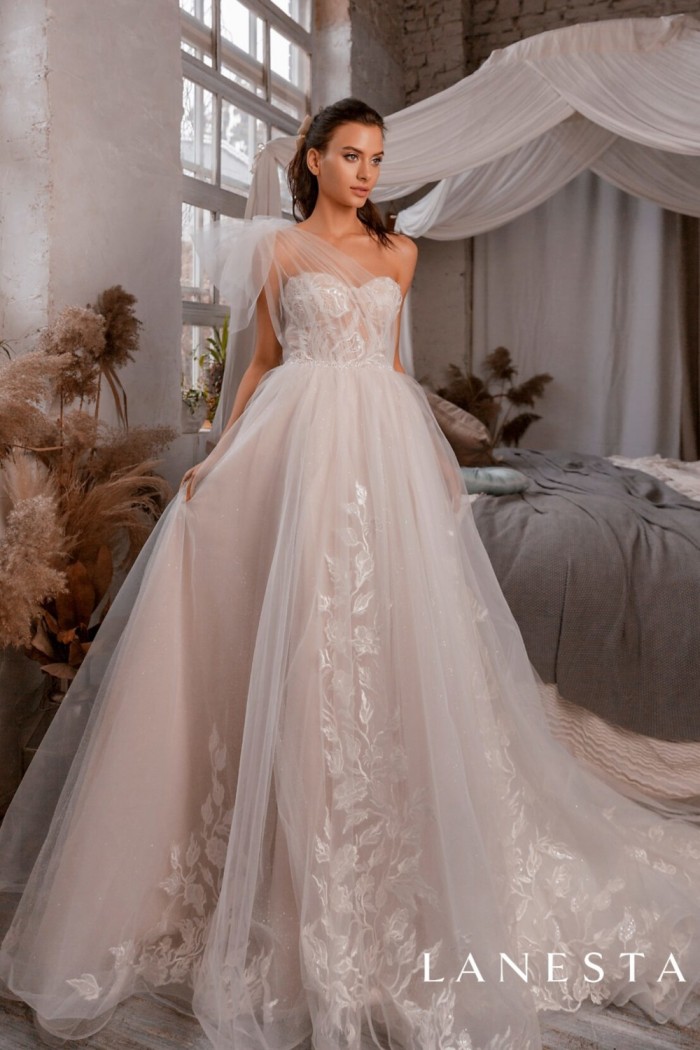 Изумительное корсетное свадебное платье с пышной юбкой и ассиметричным бантом - ВАНИЛА СКАЙ | Paulain