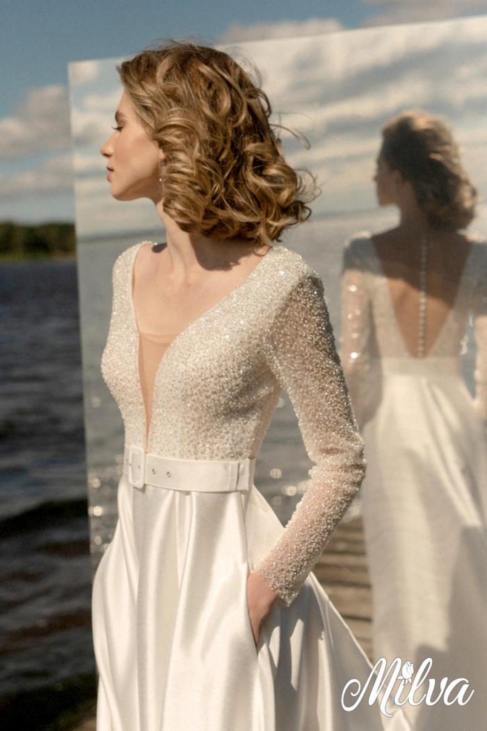 ТЭММИ - Шикарное свадебное платье с атласной юбкой А-силуэта и V-образным декольте | Paulain
