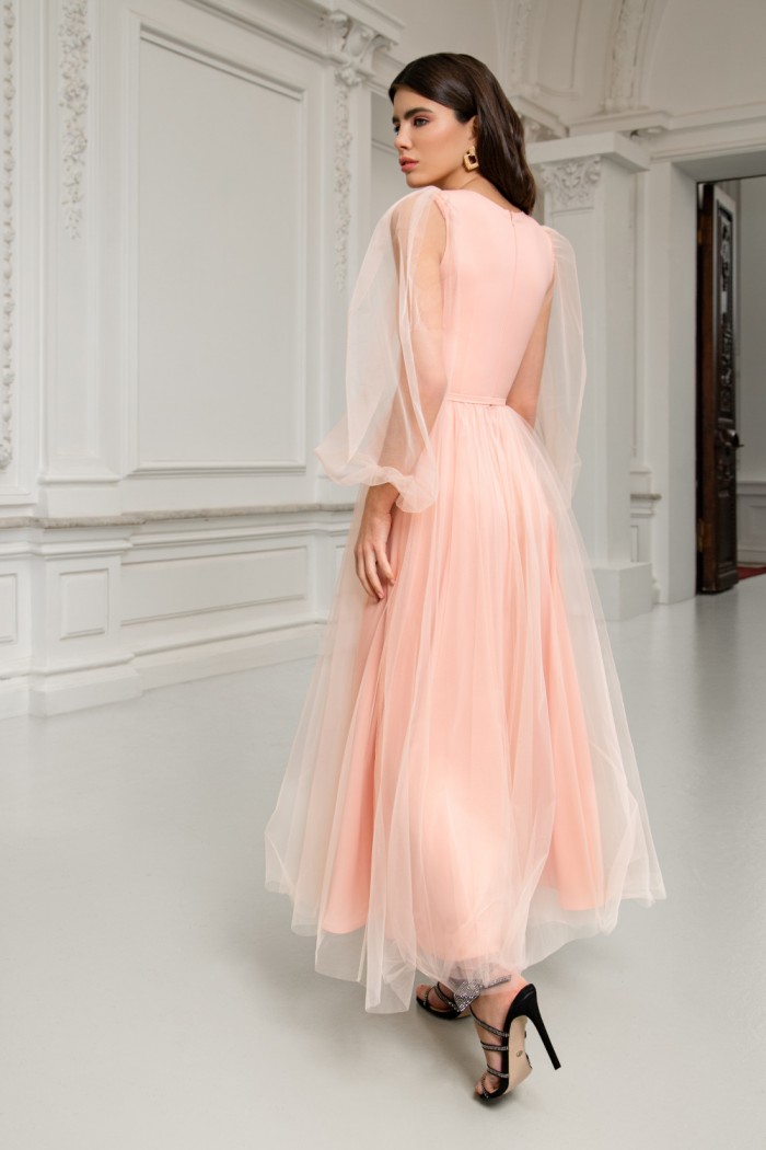 ЭЙПРИЛ - Невероятно воздушное вечернее платье чайной длины с легкими рукавами | Paulain