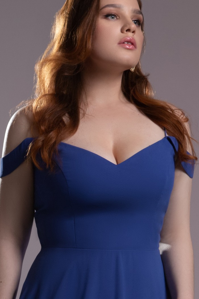 РИВЕР - Темно-синее вечернее платье с открытыми плечами и длинной юбкой | Paulain