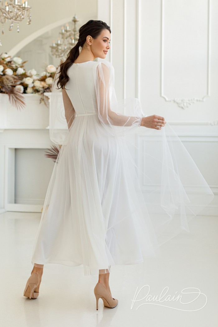 ЭЙПРИЛ - Воздушное свадебное платье чайной длины с длинным прозрачным рукавом | Paulain