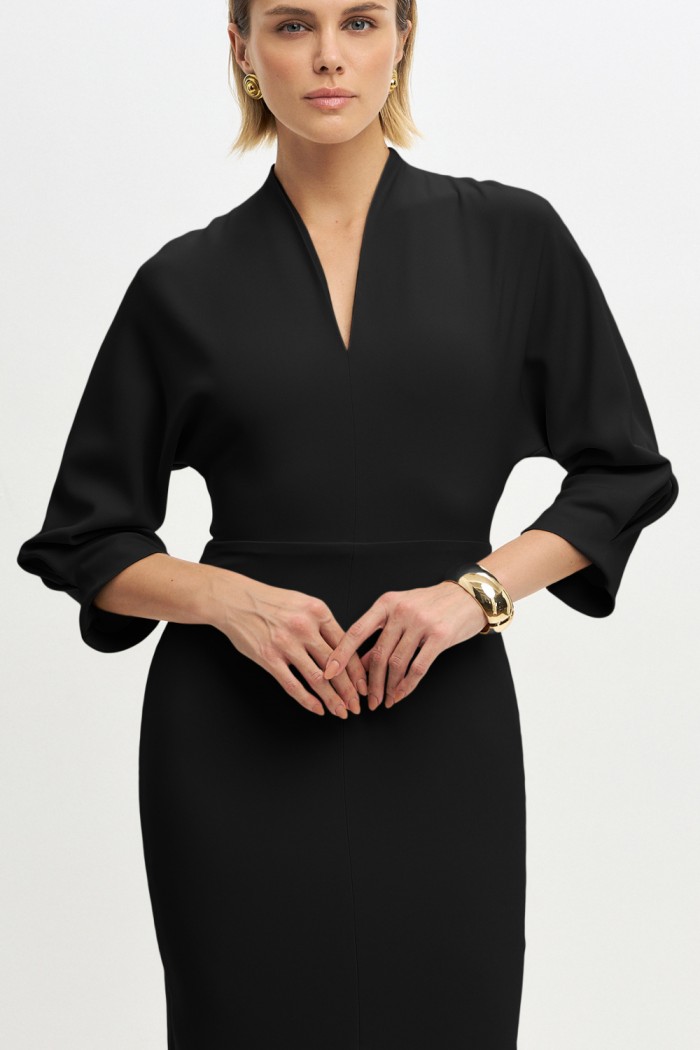 АЛЬБА - Черное коктейльное платье миди длины классического силуэта с V-образным вырезом и рукавом | Paulain