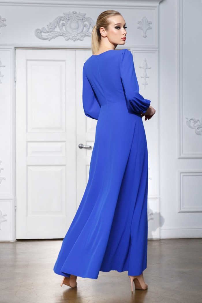 ЛОТТА - Шикарное летящее платье с V-образным вырезом, длинным рукавом и кокетливы разрезом | Paulain