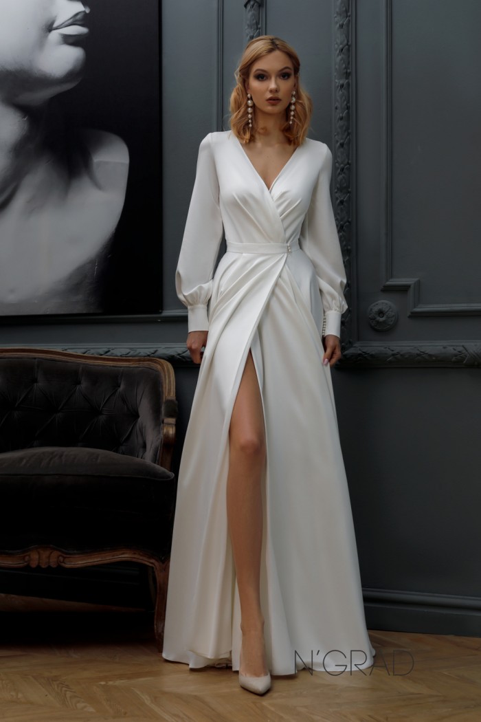 ДЖЕММА - Полностью атласное свадебное платье с высоким разрезом по ноге и с длинным рукавом | Paulain