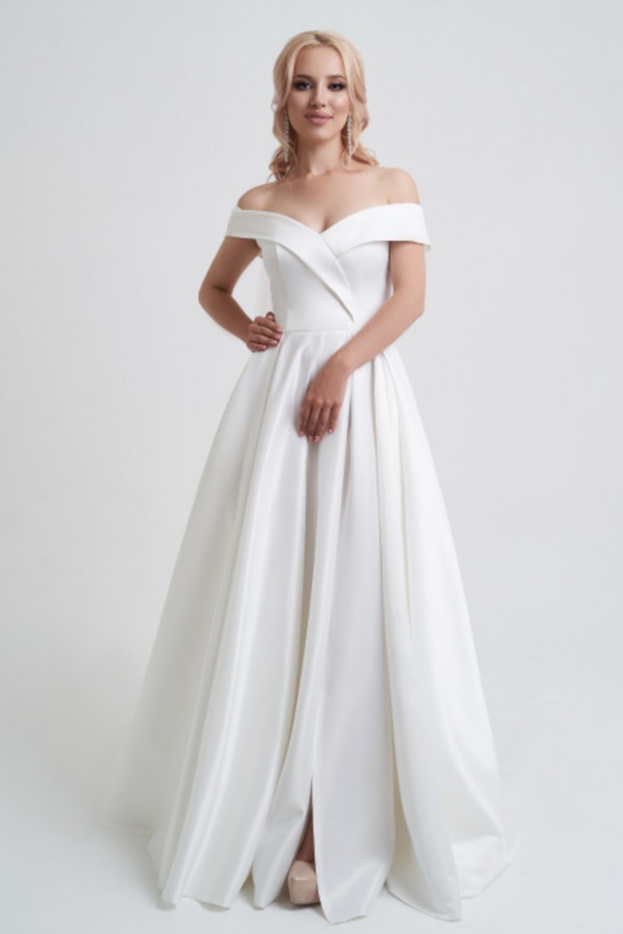Минималистичное свадебное длинное платье А-силуэта с открытыми плечами  - 71-30 | Paulain