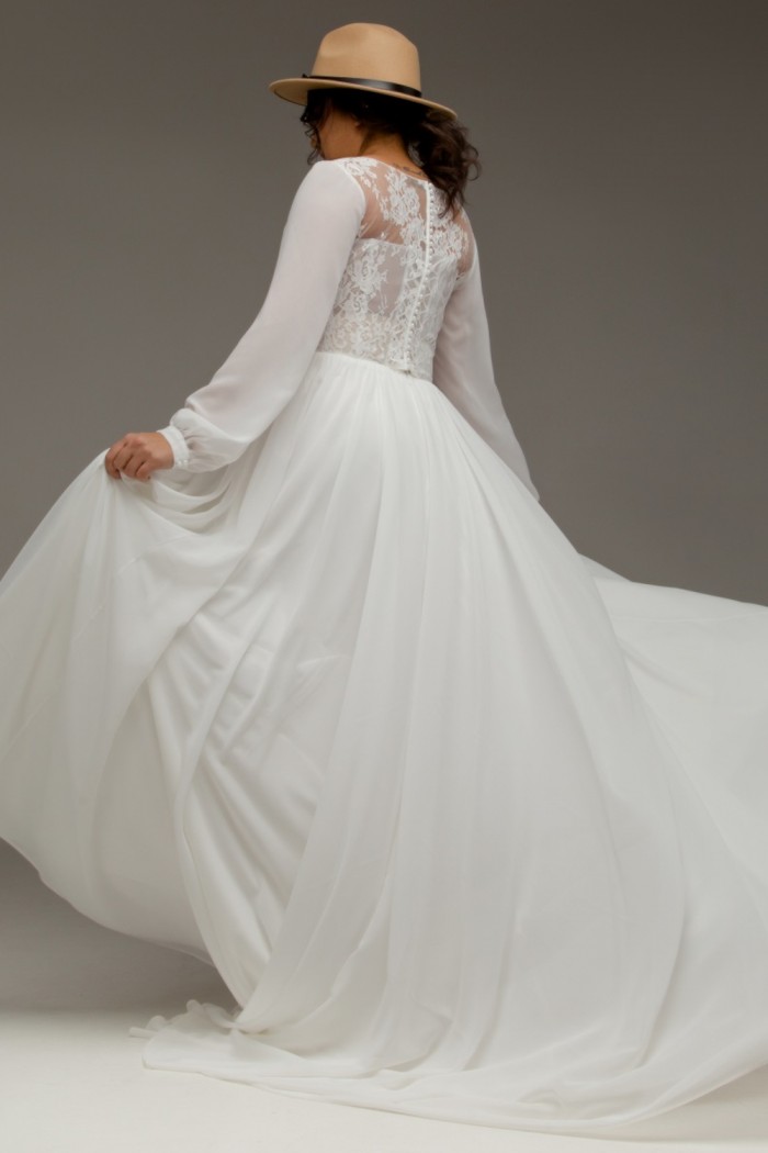 770 - Легкое свадебное платье в пол с длинным рукавом и с кружевом на спине | Paulain