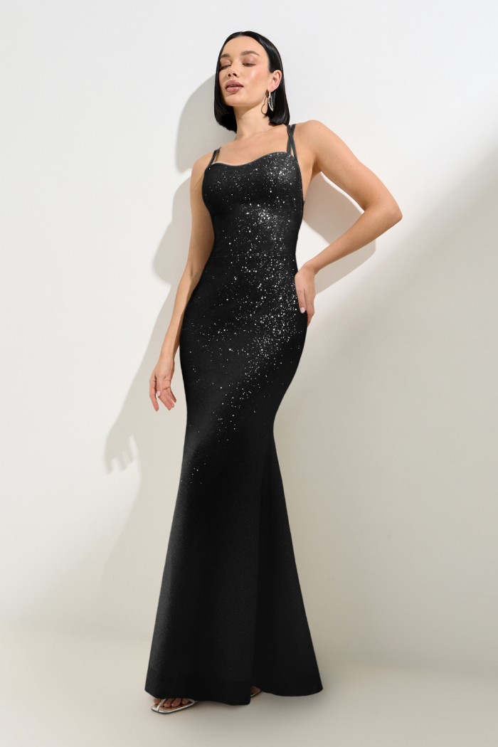 ВЫЗОВ ПРИНЯТ - Длинное блестящее платье черного цвета силуэта рыбка на бретелях и шнуровке | Paulain