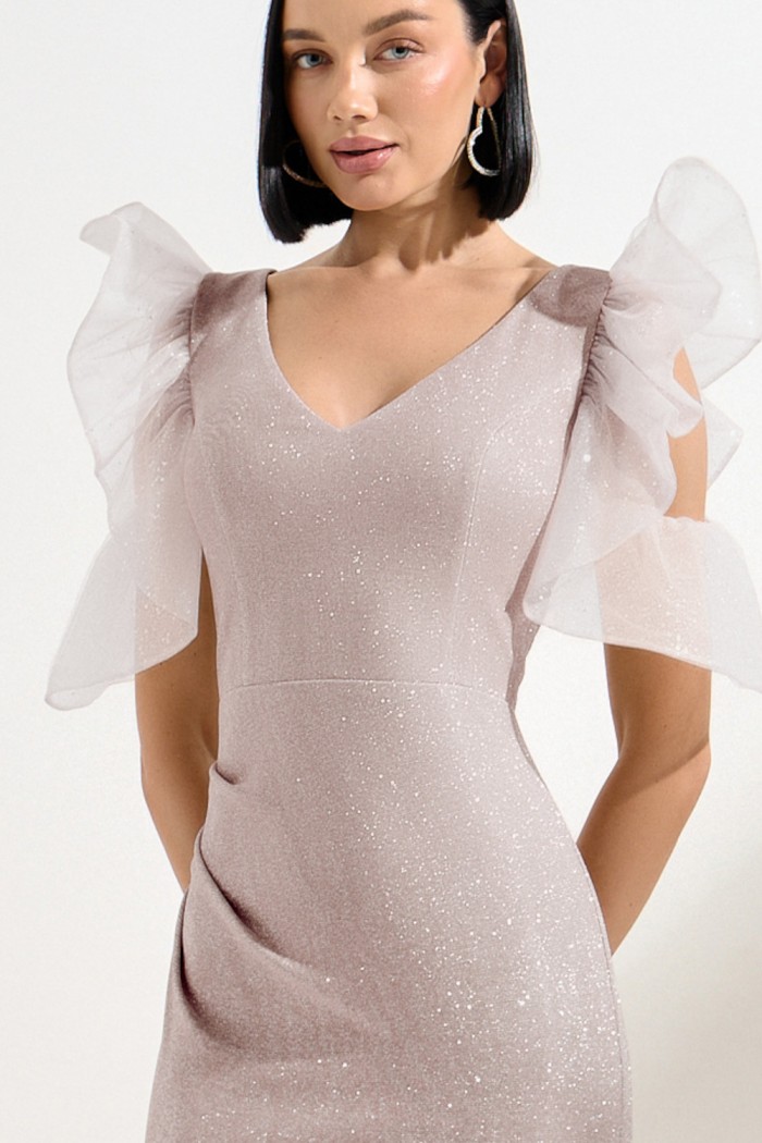 ПЕРВОЕ ВПЕЧАТЛЕНИЕ ЛАЙТ - Блестящее длинное платье по фигуре розового оттенка с коротким фигурным рукавом | Paulain