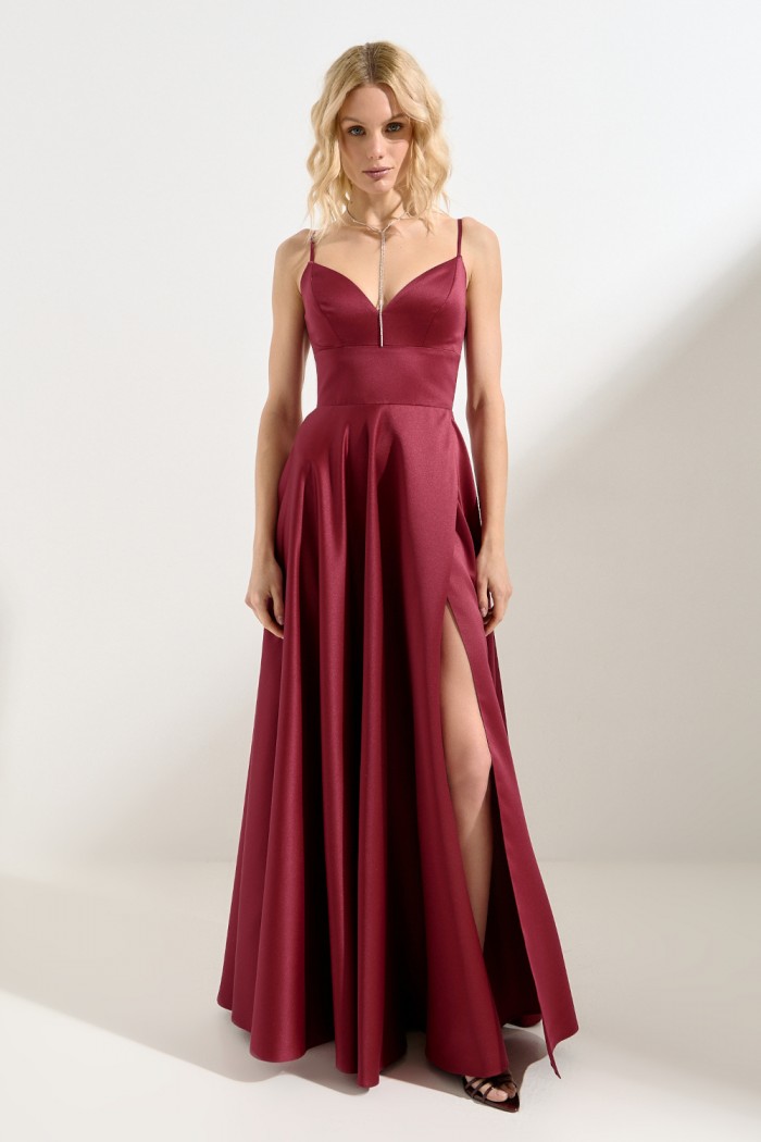 БЕЗУПРЕЧНЫЙ ВКУС Вечернее платье в пол на бретелях винного оттенка в минималистичном стиле - БЕЗУПРЕЧНЫЙ ВКУС | Paulain