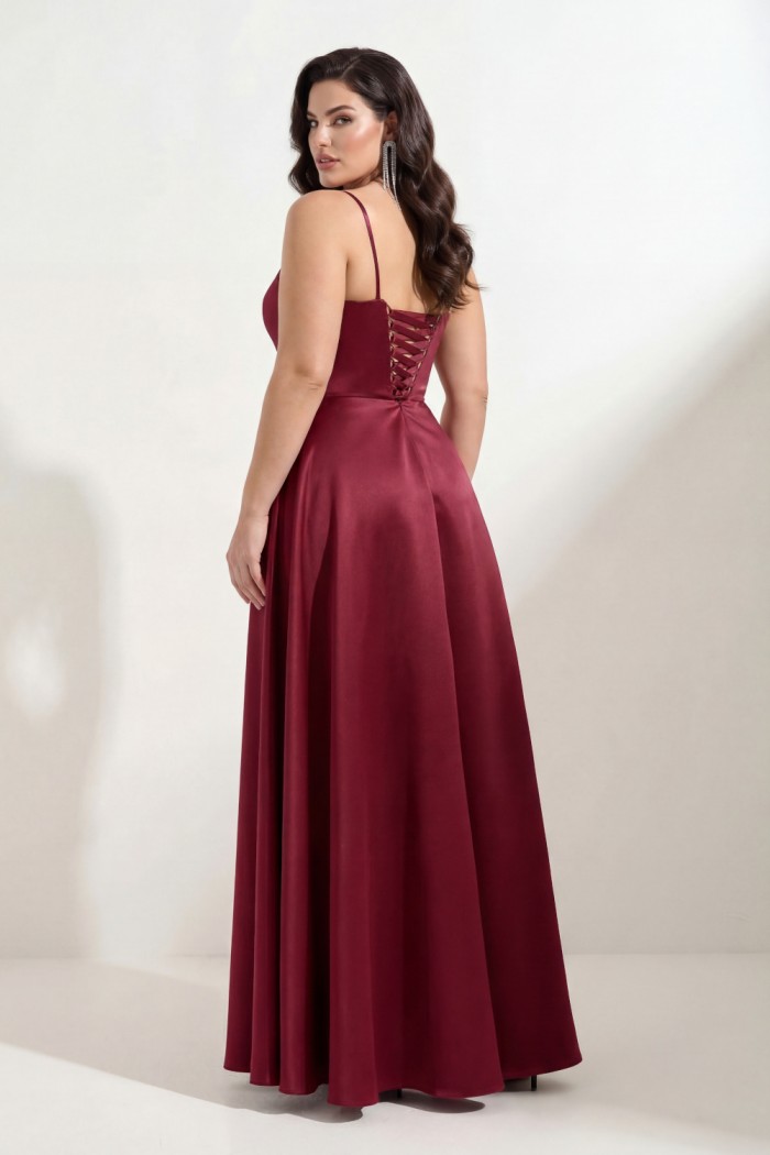 БЕЗУПРЕЧНЫЙ ВКУС БЕЗУПРЕЧНЫЙ ВКУС - Элегантное вечернее платье в пол с разрезом по ноге и тонкими бретелями | Paulain