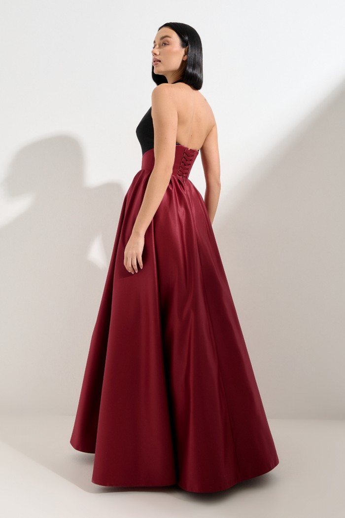 ГЛАВНАЯ РОЛЬ - Шикарное вечернее платье макси длины из атласа с открытой спиной и шнуровкой | Paulain