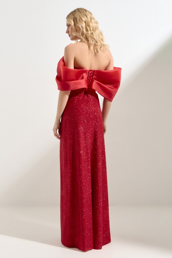 ХОД КОРОЛЕВЫ ХОД КОРОЛЕВЫ - Красное вечернее платье макси длины на корсете и спущенными рукавами | Paulain