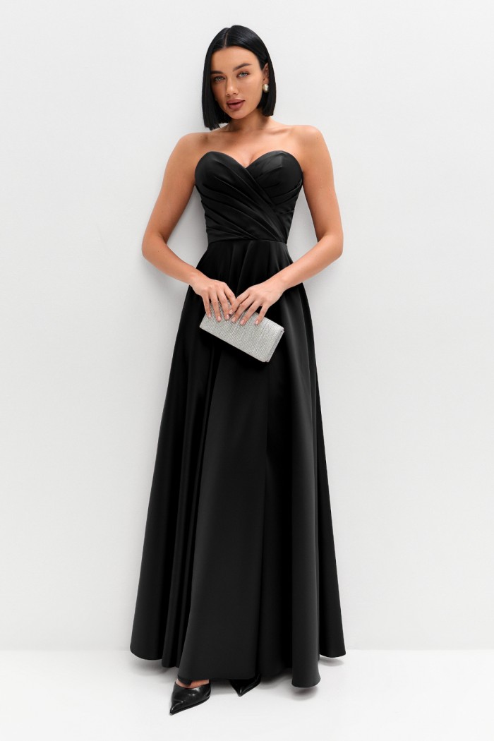 Красивое вечернее платье черного цвета в пол с открытыми и шнуровкой - РОССА МАКСИ | Paulain