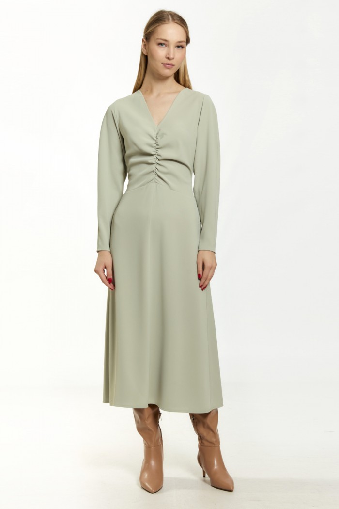 Трикотажное женское платье чайной длины с рукавом фисташкового цвета - 5-3193-33 | Paulain