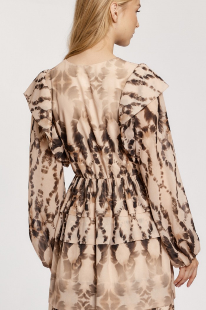ПЛАТЬЕ 5065-2 - Короткое платье мини длины с принтом с длинным рукавом | Paulain