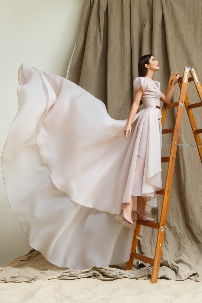 КАРОЛИН - Коктейльное платье миди длины с коротким рукавом фонариком и съемным шлейфом | Paulain