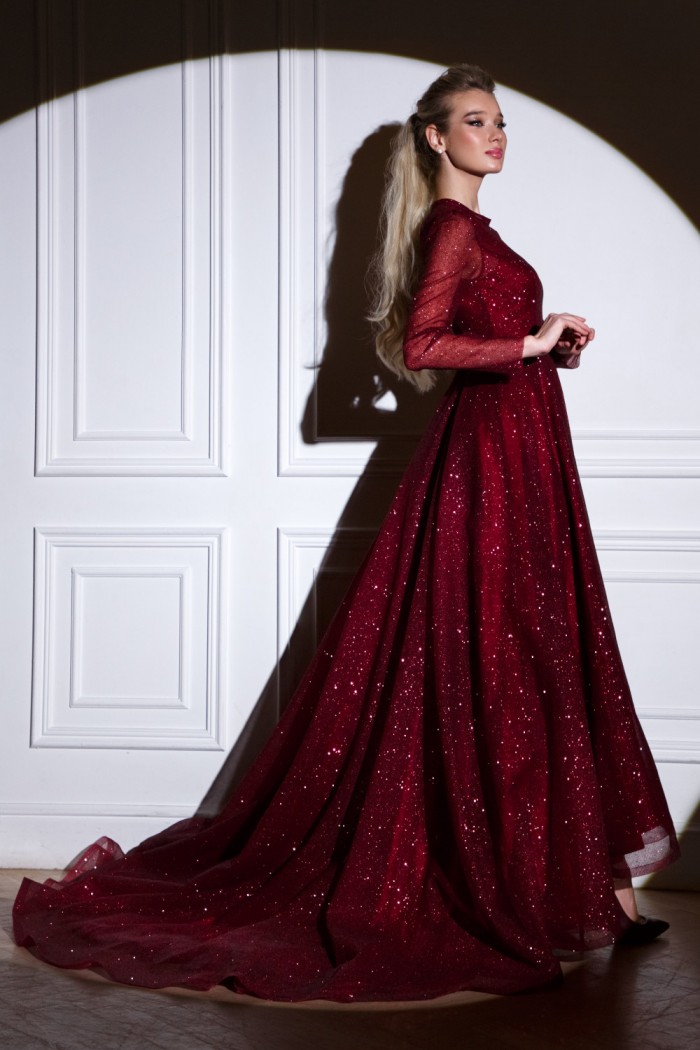 КАЯ Лайт - Потрясающее вечернее платье с длинными рукавами и юбкой со шлейфом | Paulain