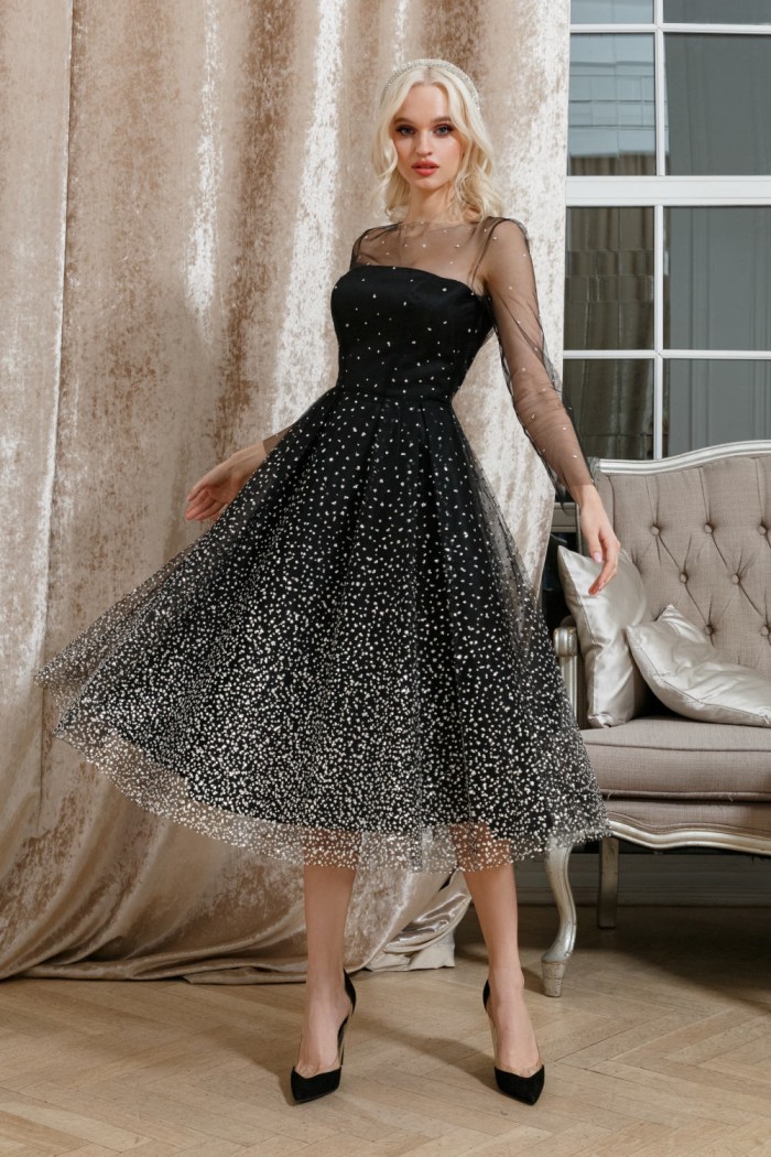 Черное платье с длинными прозрачными рукавами и юбкой длины миди - НЕРО | Paulain