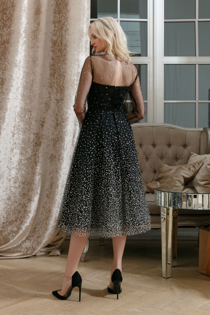 НЕРО - Черное платье с длинными прозрачными рукавами и юбкой длины миди | Paulain