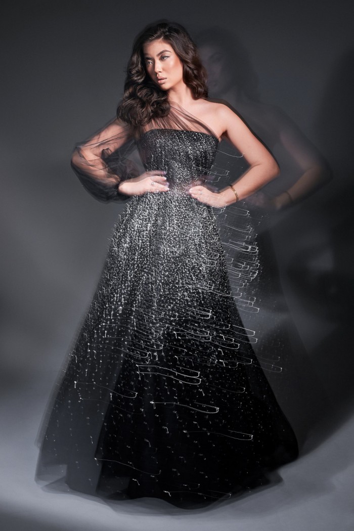 ДЕВА ЛАЙТ - Вечернее длинное платье с эффектом омбре из глиттера и асимметричным рукавом | Paulain