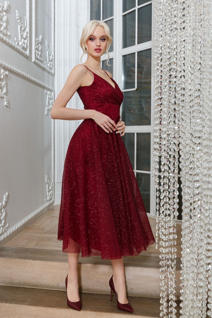 Темно-красное коктейльное платье на бретельках с юбкой длины миди - ЗЕНА | Paulain