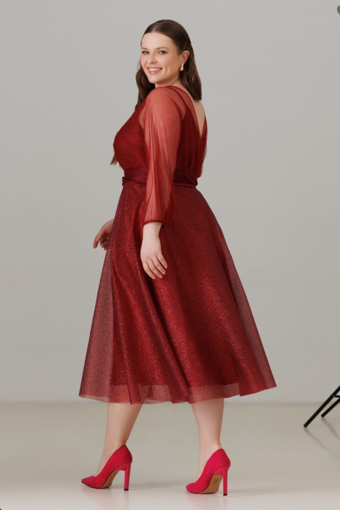 ЗЕНА МИДИ - Красное блестящее платье миди длины на бретелях с V-образным вырезом | Paulain