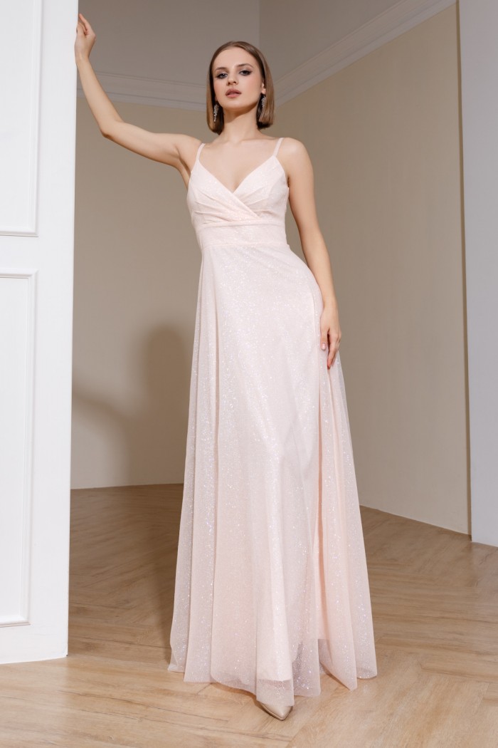 ЗЕНА - Вечернее глиттерное платье цвета персик без рукава на бретелях  | Paulain