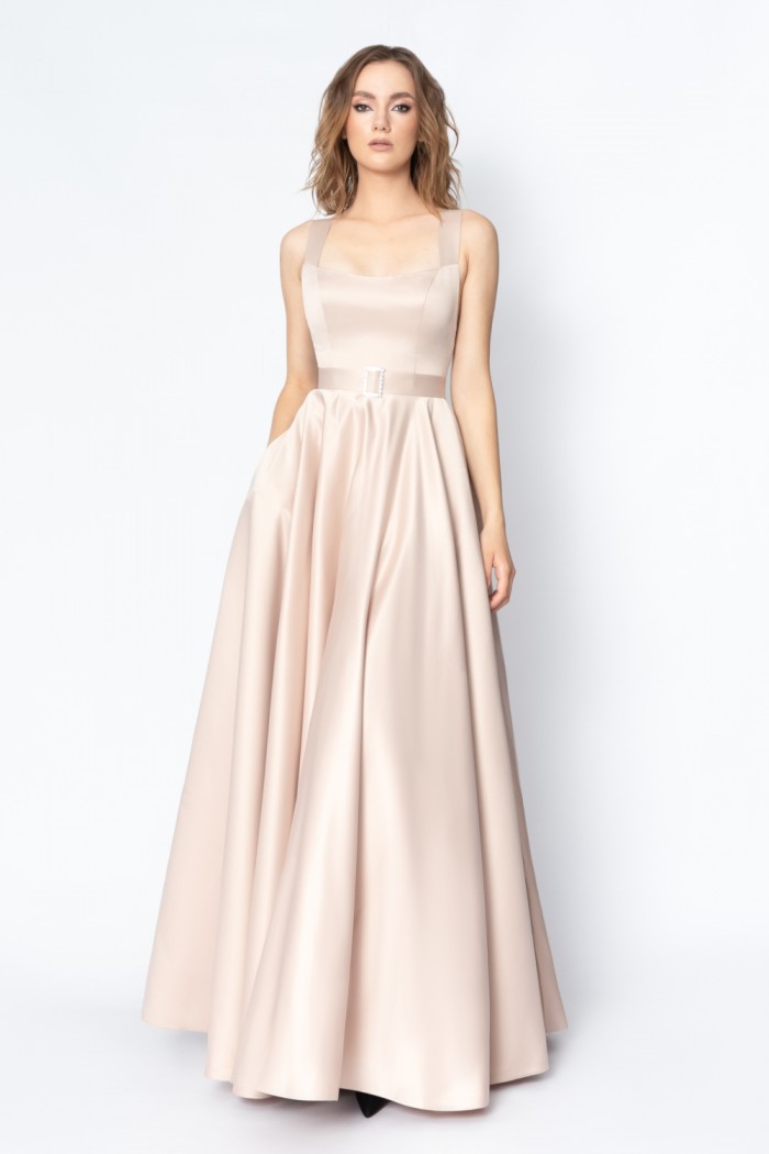 ЙОКО - Атласное вечернее платье с широкими лямками и поясом | Paulain