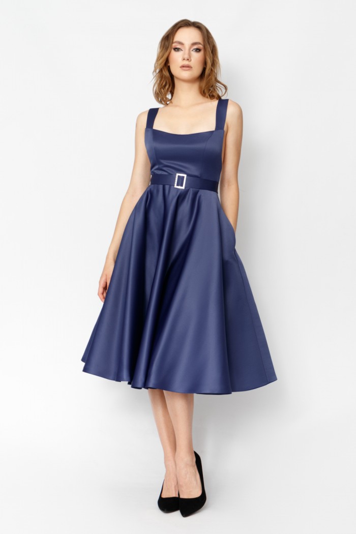 ЙОКО - Коктейльное платье с квадратным вырезом, поясом и скрещенными лямками | Paulain