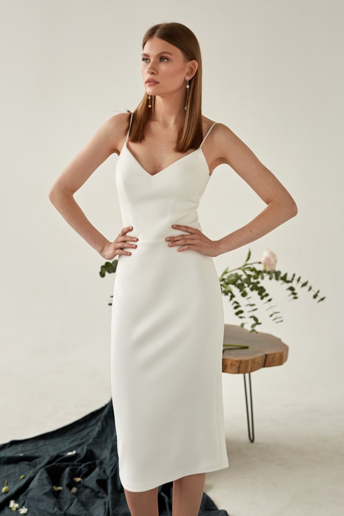 Свадебное платье-футляр или платье-сорочка из плотной ткани на бретелях - МОСС | Paulain