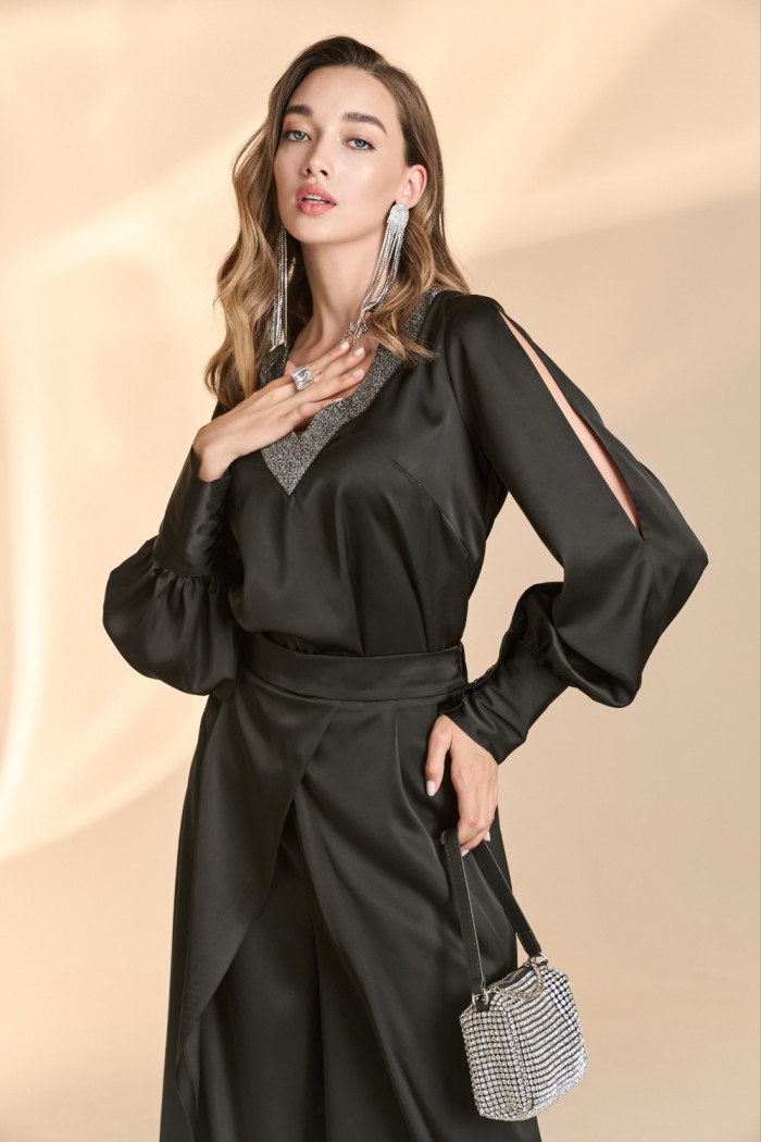 Вечерняя женская блузка с длинным рукавом и декорированным декольте - БЛУЗКА 1B2326 | Paulain