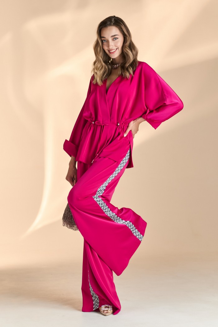 БЛУЗКА 1B2327 - Яркая блузка-кимоно в стиле кэжуал на завязках с длинным рукавом | Paulain